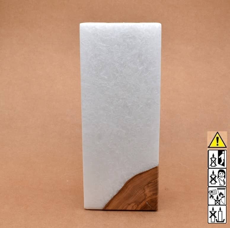 Kerze rechteckig mit Holzelement aus Stearinwachs Kerze rechteckig mit Holzelement aus Stearinwachs. Jetzt in unserem Kerzen Onlineshop kaufen.