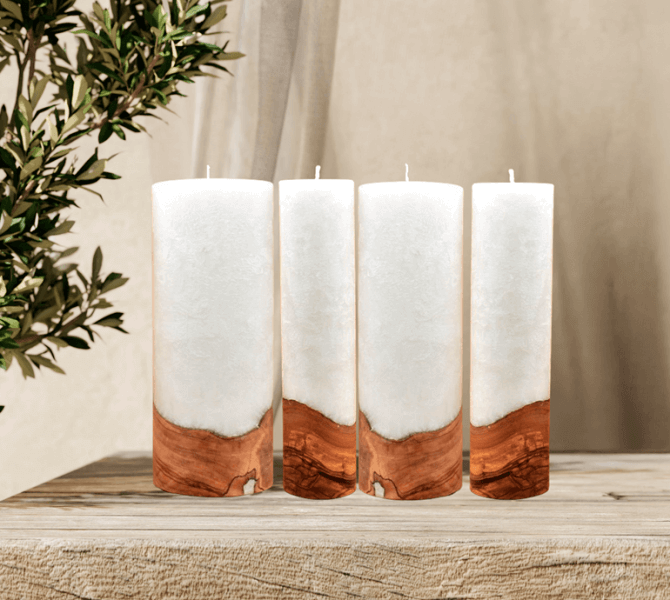Kerze mit Holz, Unikat Holzkerze, Individuelle runde Hochzeitskerze mit Holz aus Stearin. Kerze mit Holzelement, Individuelle, persönliche Hochzeitskerze  Holzkerze, Rund Stearinoptik, Hochzeitskerze mit Teelicht im Kerzen online Shop für Hochzeiten bestellen, günstig kaufen.