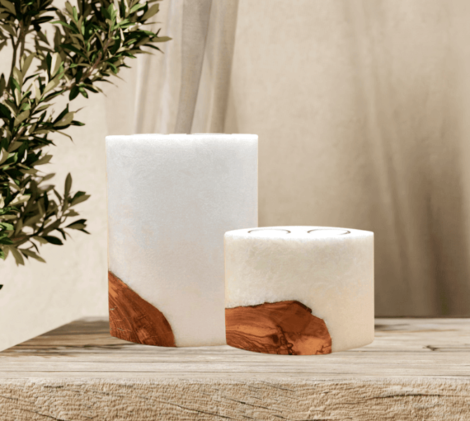 Kerze mit Holz, Unikat Holzkerze, Individuelle runde Hochzeitskerze mit Holz aus Stearin. Kerze mit Holzelement, Individuelle, persönliche Hochzeitskerze Holzkerze, Rund Stearinoptik, Hochzeitskerze mit Teelicht im Kerzen online Shop für Hochzeiten bestellen, günstig kaufen.
