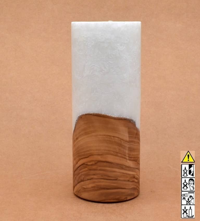 Kerze mit Holz. Individuelle runde Hochzeitskerze mit Holz aus Stearin. Kerze 80x200mm mit Holzelement, Individuelle, persönliche Hochzeitskerze  Holzkerze, Rund Stearinoptik, Hochzeitskerze mit Teelicht im Kerzen online Shop für Hochzeiten bestellen, günstig kaufen.