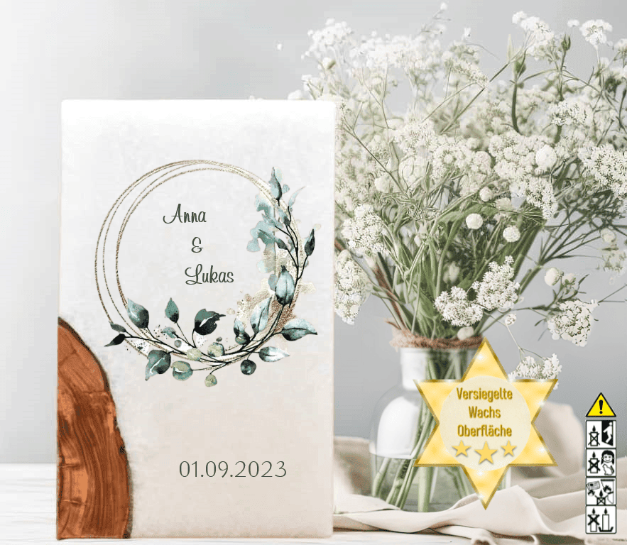 Hochzeitskerze mit Holzelement. Motiv: Eukalyptus Kranz gold günstig in unserem Onlineshop kaufen. Personalisierte Hochzeitskerze online kaufen