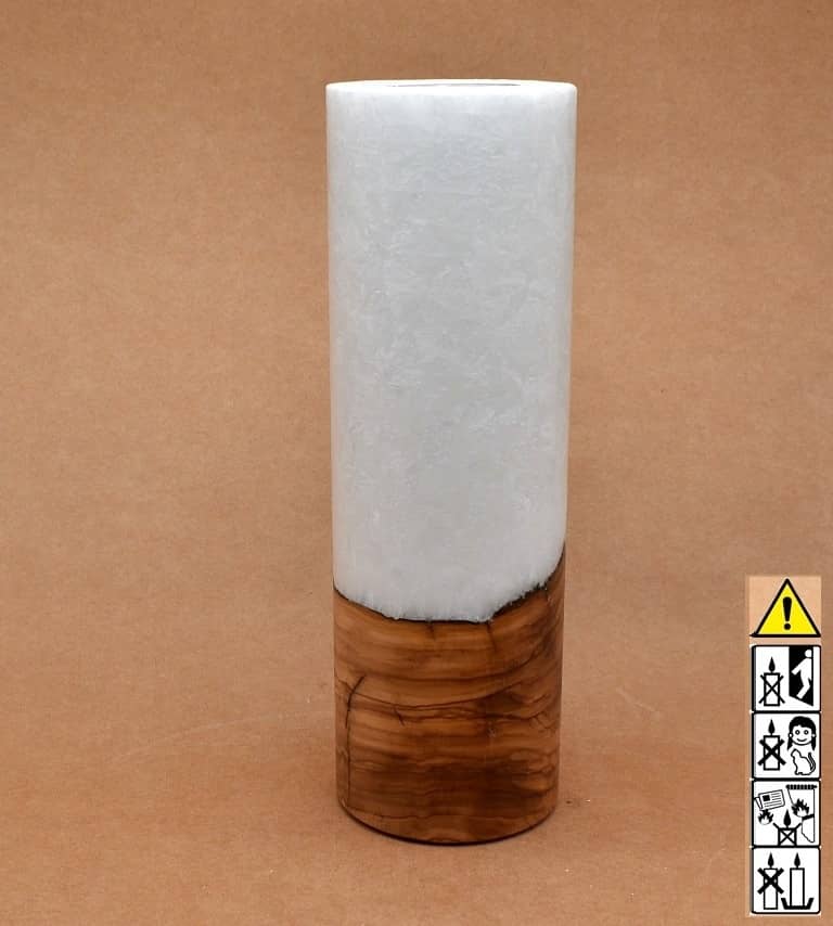 Kerze mit Holz. Individuelle runde Hochzeitskerze mit Holz aus Stearin. Kerze 80x250mm mit Holzelement, Individuelle, persönliche Hochzeitskerze  Holzkerze, Rund Stearinoptik, Hochzeitskerze mit Teelicht im Kerzen online Shop für Hochzeiten bestellen, günstig kaufen.