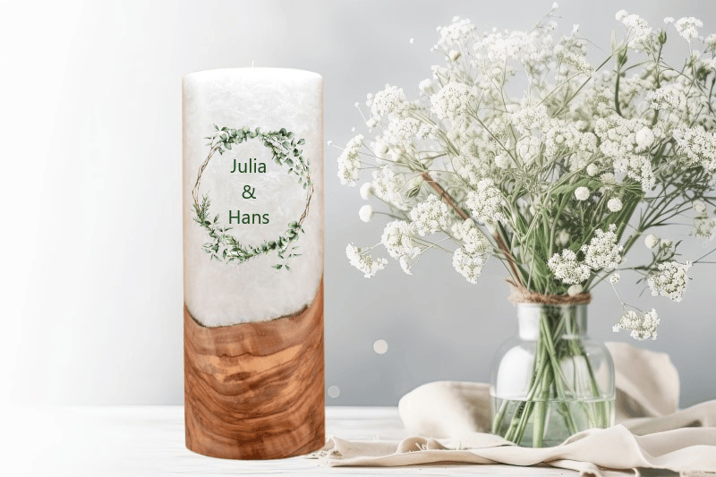 Kerze mit Holzelement für Hochzeitskerze ausgesucht. günstig in unserem Onlineshop kaufen. Personalisierte Hochzeitskerze online kaufen