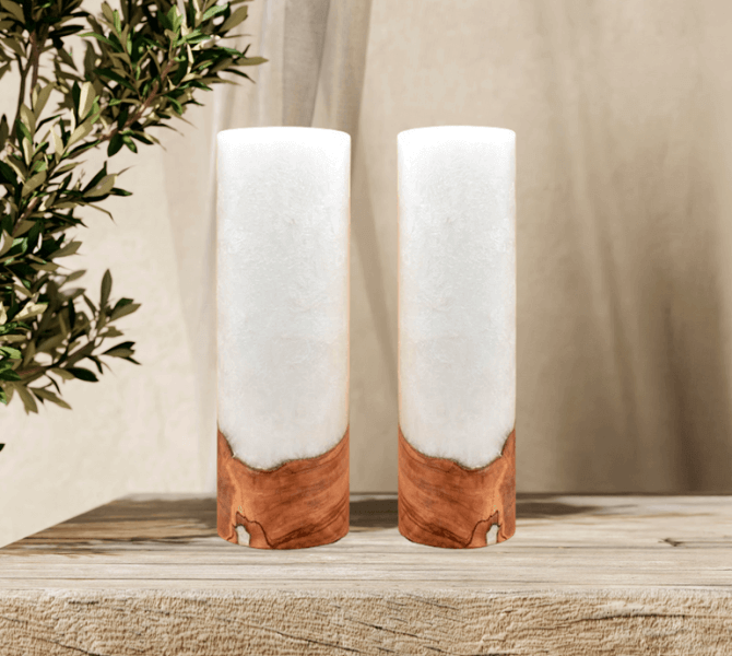 Kerze mit Holz, Unikat Holzkerze, Individuelle runde Hochzeitskerze mit Holz aus Stearin. Kerze mit Holzelement, Individuelle, persönliche Hochzeitskerze Holzkerze, Rund Stearinoptik, Hochzeitskerze mit Teelicht im Kerzen online Shop für Hochzeiten bestellen, günstig kaufen.