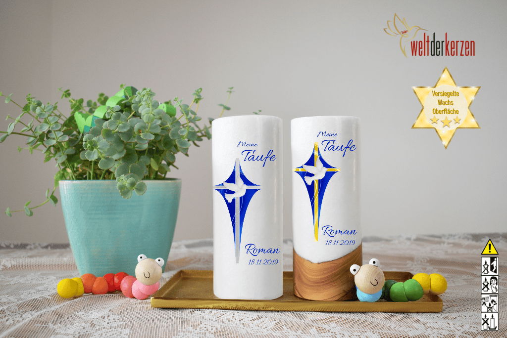 Taufkerze  Ø 8 cm "Kreuz mit Taube in Blau / Rosa" Taufkerze  Ø 8 cm "Kreuz mit Taube in Blau / Rosa"