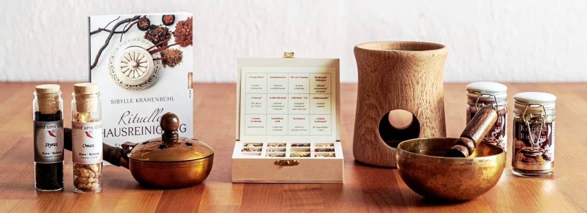 Räucherware, Klangschale und Buch zum Räuchern Räucherware und Zubehör zum Räuchern