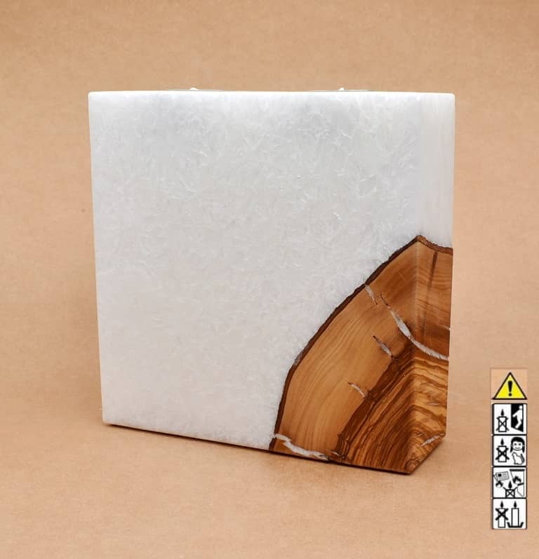 Kerze mit Holz Unikat Quader 70 x 200 x 200 mm 2 x Teelicht Nr.6. Jetzt in unserem Geschenke Onlineshop kaufen.