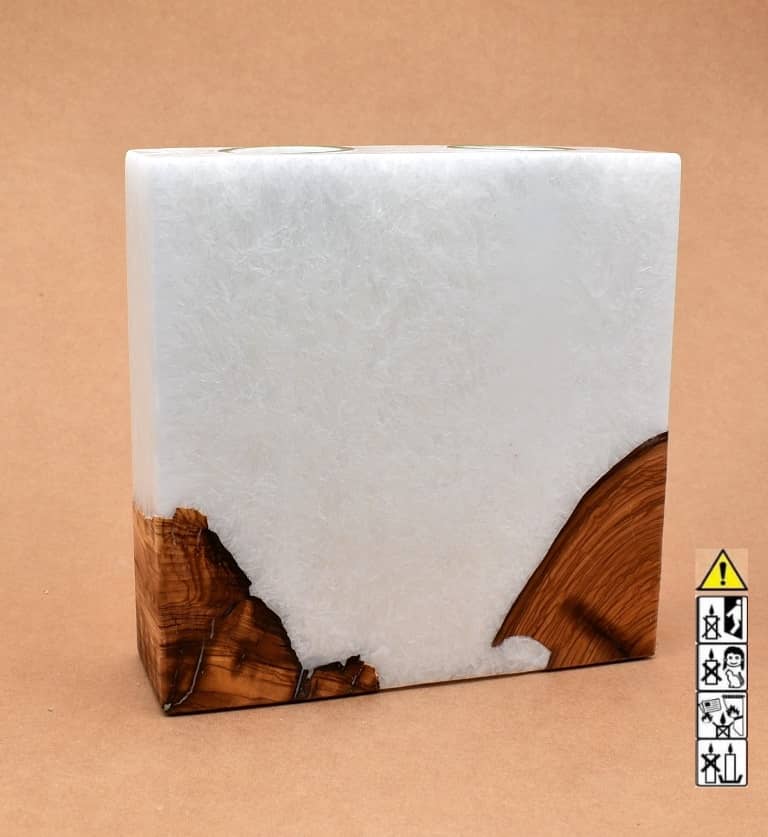 Kerze mit Holz Unikat Quader 70 x 200 x 200 mm 2 x Teelicht Nr.6. Jetzt in unserem Geschenke Onlineshop kaufen.