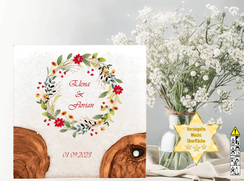 Hochzeitskerze mit Holzelement. Motiv: Blumenkranz günstig in unserem Onlineshop kaufen. Personalisierte Hochzeitskerze online kaufen