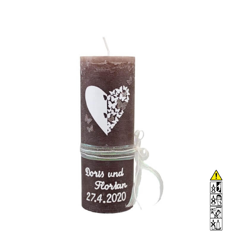 Hochzeitskerze Rustica "Herz mit Schmetterlingen" 190 x 68 mm in schlamm Individuelle Hochzeitskerze kaufen für die Trauung Rustica "Herz mit Schmetterlingen" 190 x 68 mm in schlamm