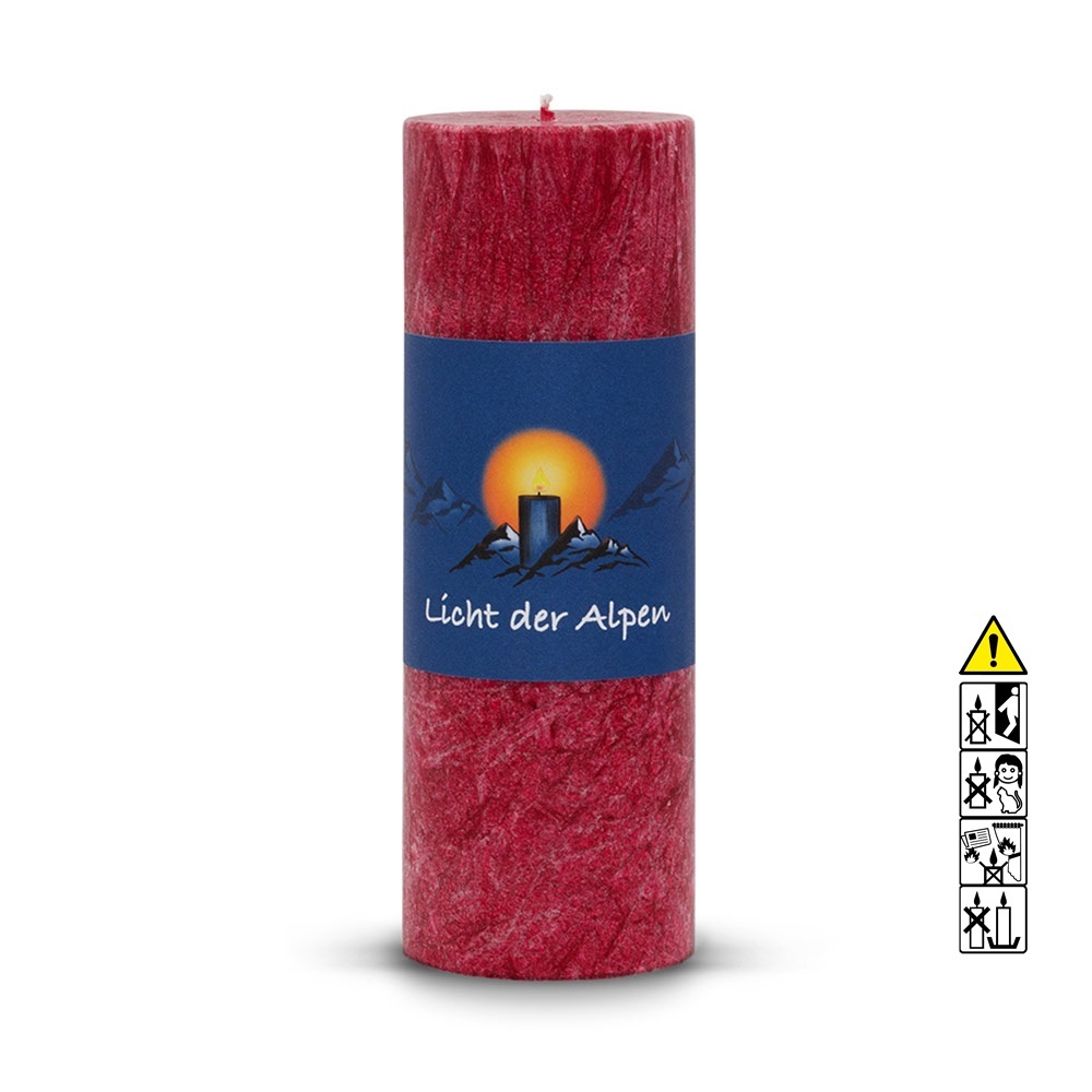 Allgäuer Heilkräuter Duftkerze. Licht der Alpen Die Wärmende in der Farbe rot - jetzt in unserem Kerzen Onlineshop kaufen.