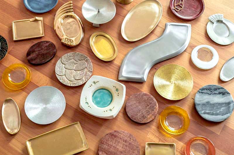 Kleine und große sowie runde und ovale Kerzenständer, Kerzenteller und Kerzenhalter in Metall, Stein, Keramik, Holz und Glas in unserem Kerzen Onlineshop günstig kaufen. Kleine und große sowie runde und ovale Kerzenständer, Kerzenteller und Kerzenhalter in Metall, Stein, Keramik, Holz und Glas in unserem Kerzen Onlineshop günstig kaufen.