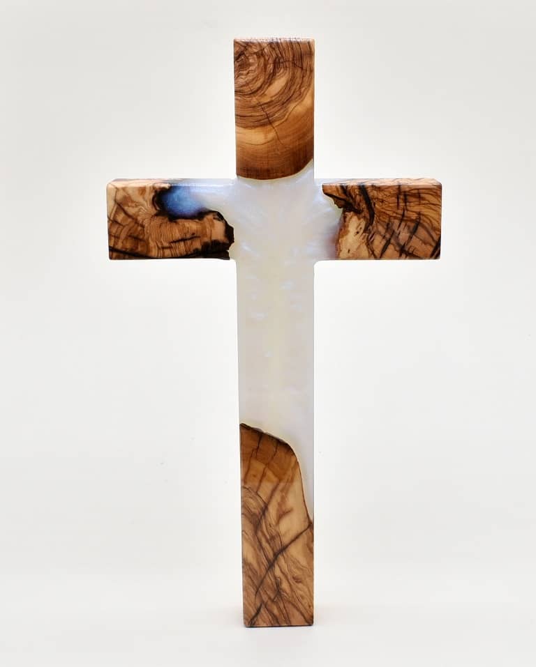 Olivenholzkreuz in sandweiß 30x16 cm
