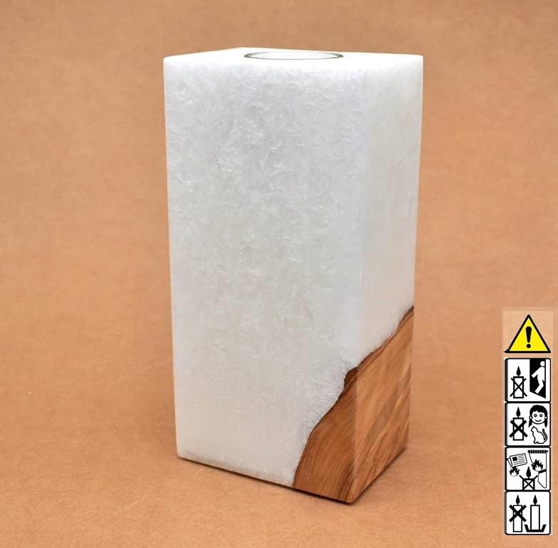 Kerze rechteckig mit Holzelement aus Stearinwachs Kerze rechteckig mit Holzelement aus Stearinwachs. Jetzt in unserem Kerzen Onlineshop kaufen.